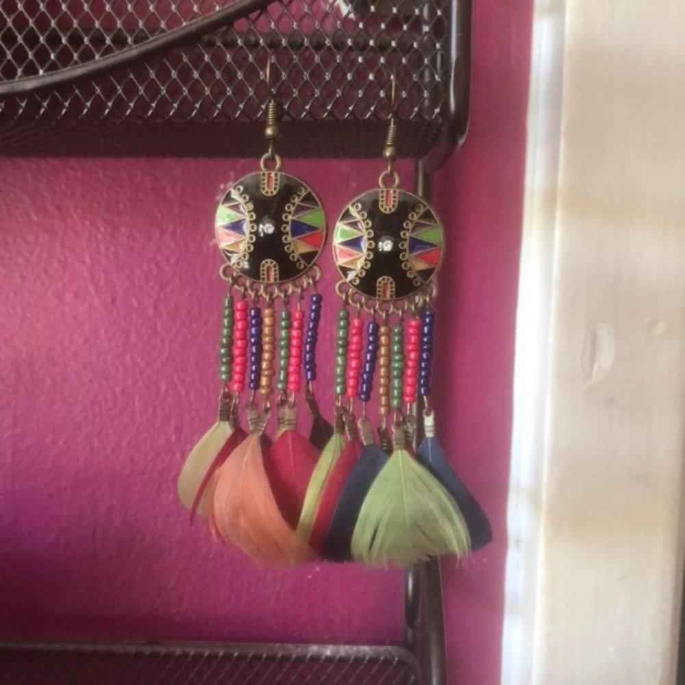 Beaded dangle feather earrings. Art Deco design